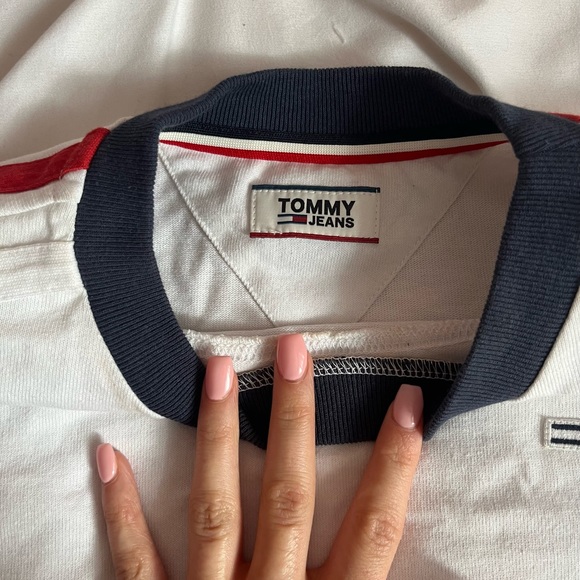 Tommy Hilfiger Tommy Jeans long sleeve tshirt size xs worn maybe once! - Picture 3 of 3
